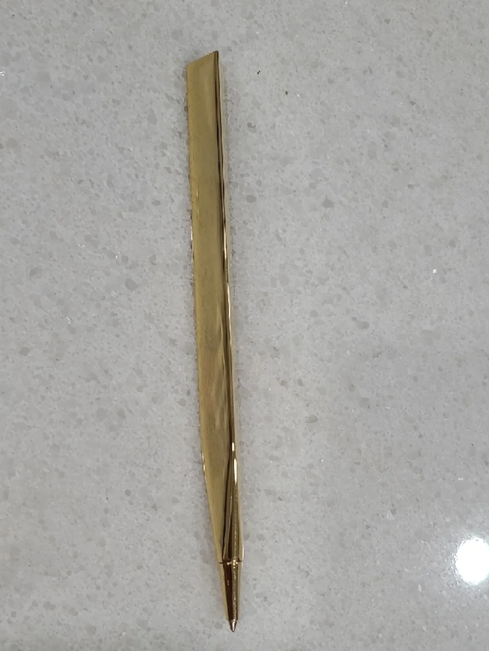Gold Pen  - Elegant Desk Accessory